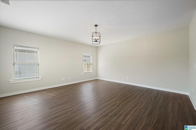 Building Photo - 129 Kings Wy