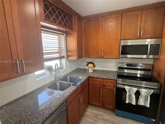Foto del edificio - 5209 NW 18th St