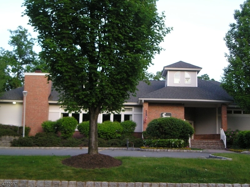 70 Crestview Ln, Mount Arlington, NJ 07856 Room for Rent in Mount