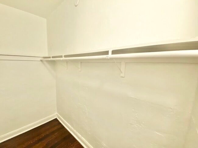 Foto del edificio - 854 S Oxford Ave