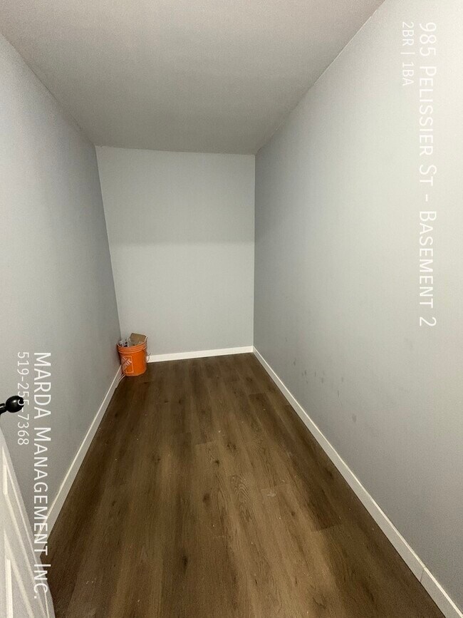 Photo du bâtiment - CHARMING 2 BEDROOM, 1 BATHROOM BASEMENT FL...