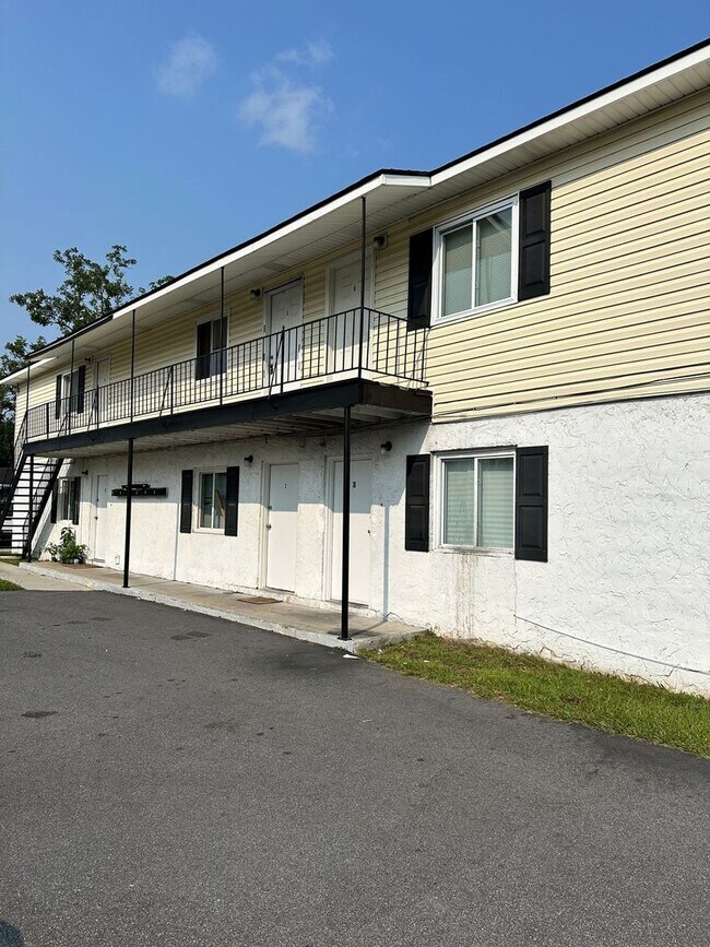 Building Photo - 1301 Stiles Ave