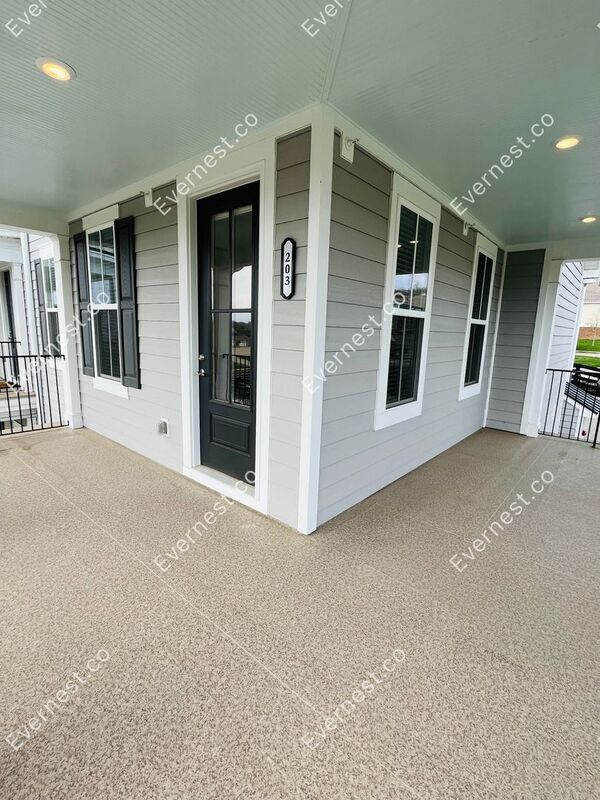 Foto del edificio - 2333 Fairchild Cir