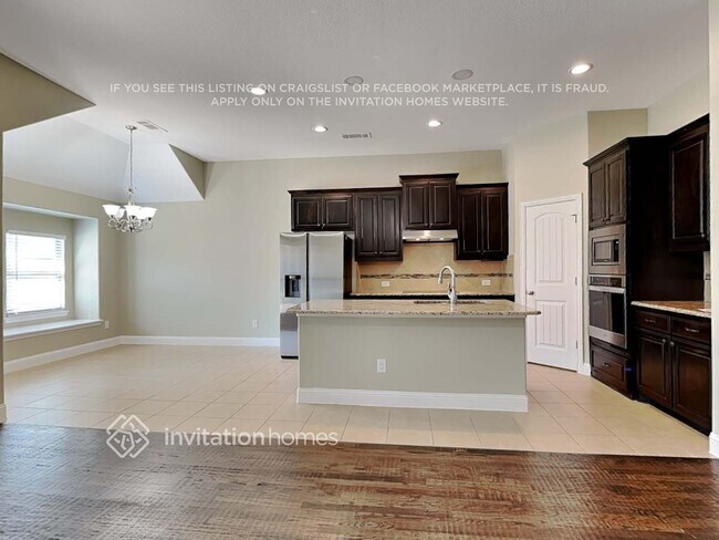 Foto del edificio - 5609 Paradise Dr