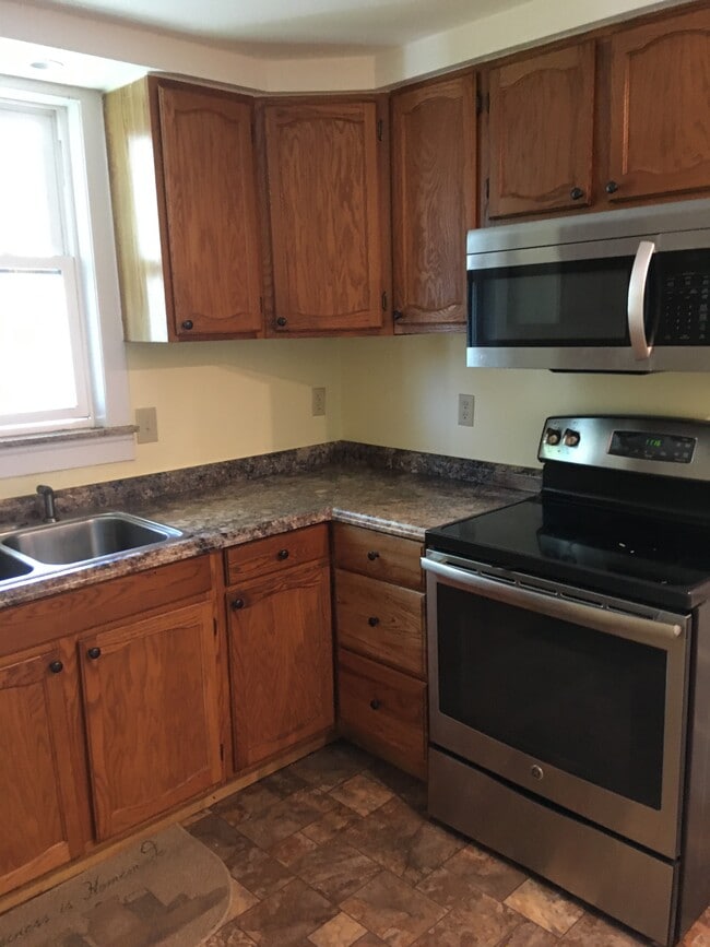 Kitchen - 1003 Bingham Ave