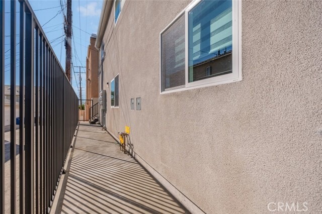 Building Photo - 413 S Kenneth Rd