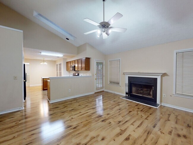 Building Photo - 3 Bedroom Single Family Home in Lawrenceville