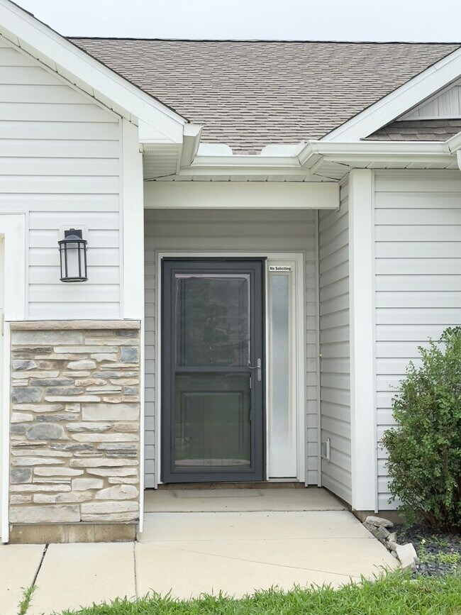 Photo - Charming 3-Bed, 2-Bath Home in Avalon Bluf...