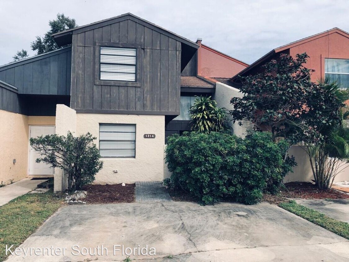 Foto principal - 3 br, 2.5 bath House - 1214 the 12th Fairway