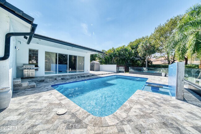 Foto del edificio - 4664 Sunrise Blvd