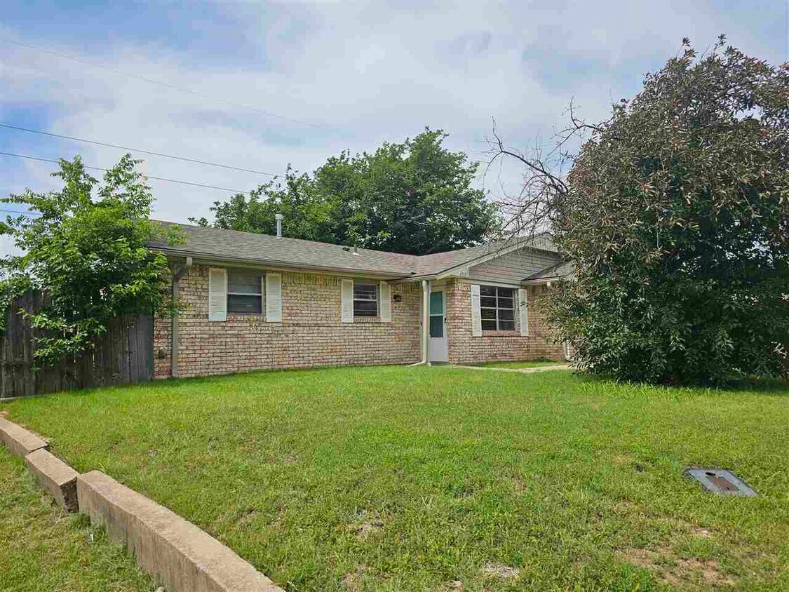 Primary Photo - 6960 SW Forest Ave