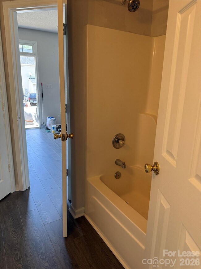 Foto del edificio - 508 Goldstaff Ln
