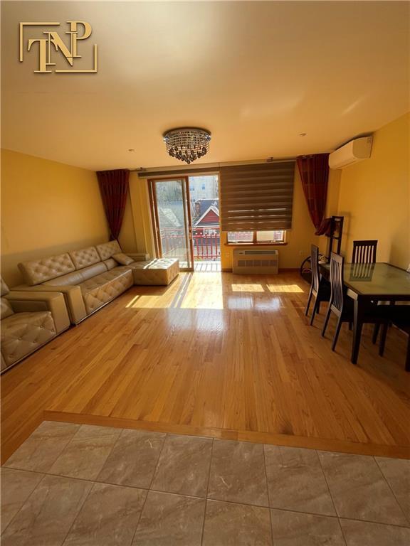 Foto del edificio - 1765 E 19th St