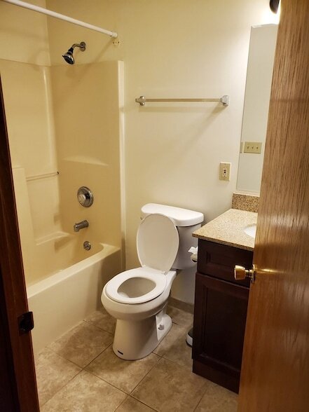 Foto del edificio - 709B Burgess Drive Unit B