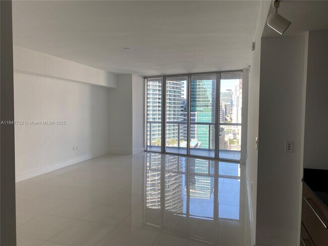 Foto del edificio - 475 Brickell Ave