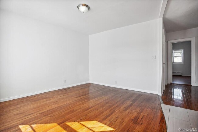 Foto del edificio - 85-74 67th Ave