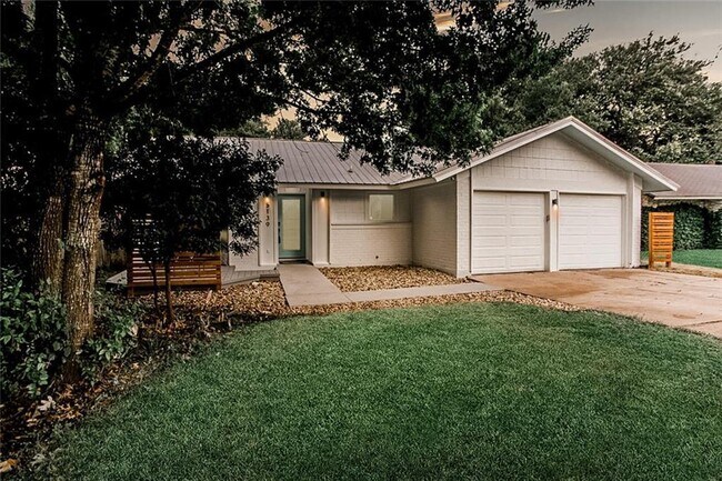 Foto del edificio - 5139 Meadow Creek Dr