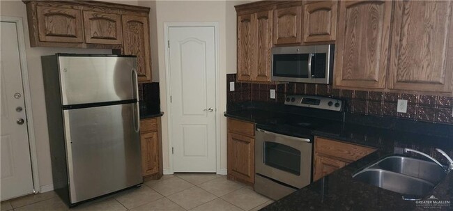 Building Photo - 1720 Irongate Dr