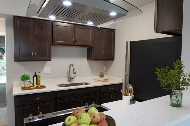 Cocina plana 1BD - Forest View On 11th