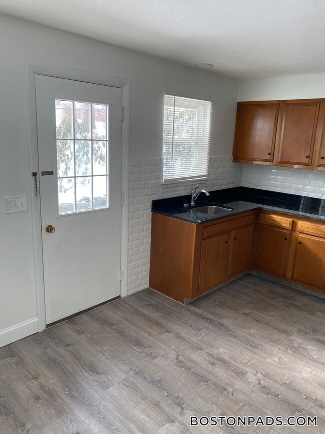 Building Photo - 221 West St