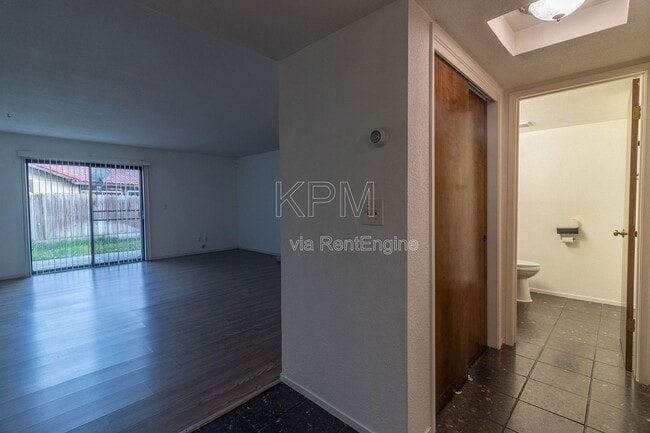 Building Photo - 5530 Sandpiper Ct