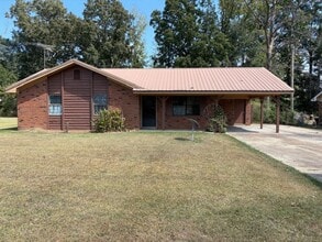 Building Photo - 421 Belle Cir