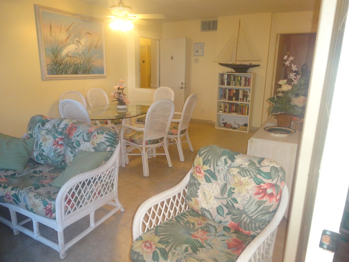 525 N Ocean Blvd, Pompano Beach, FL 33062 Condo for Rent in Pompano