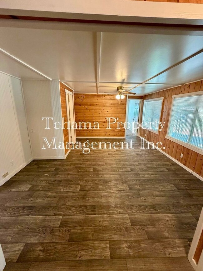 Building Photo - 3 Bedroom Home With Central Heat and Air