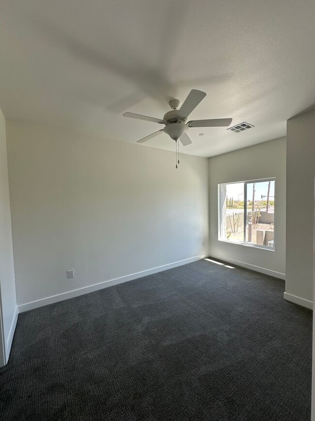Building Photo - Your Dream Home Awaits: Spacious Summerlin...