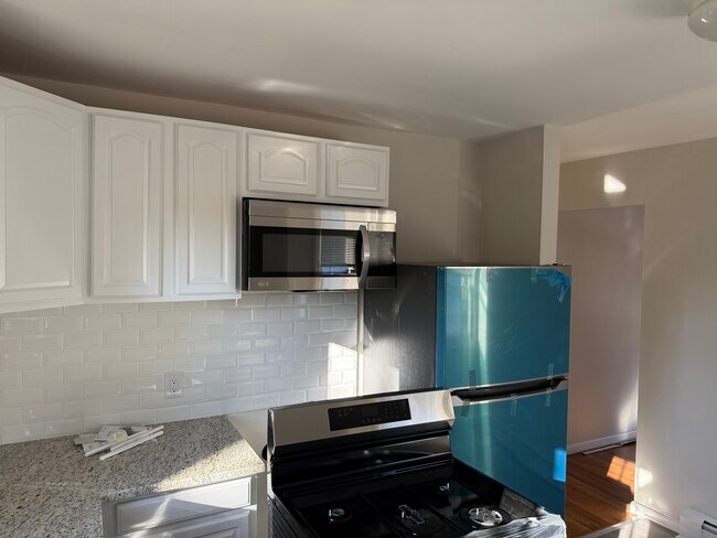 Foto del edificio - 80 Campbell Ave