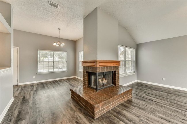 Building Photo - 4714 Highgate Ln