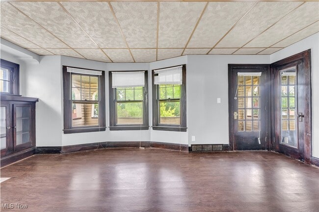 Building Photo - 14614 Glendale Ave