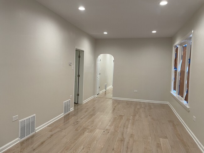 Building Photo - 2706 E 78th St