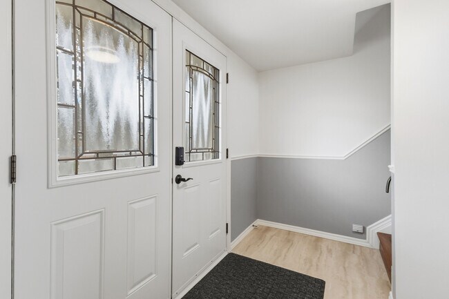 Photo du bâtiment - Gorgeous 3 Bedroom Townhome in Pondmills
