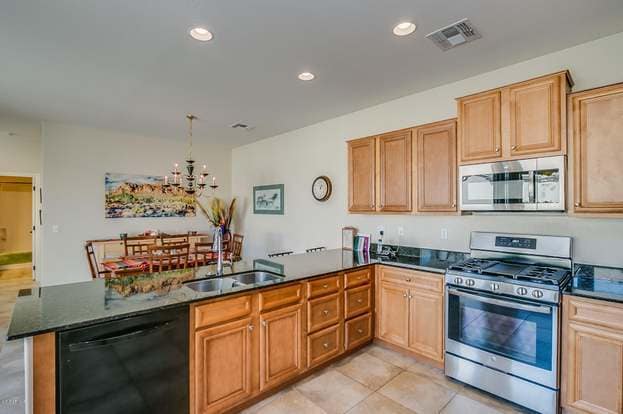 Building Photo - 3599 S Swan Dr