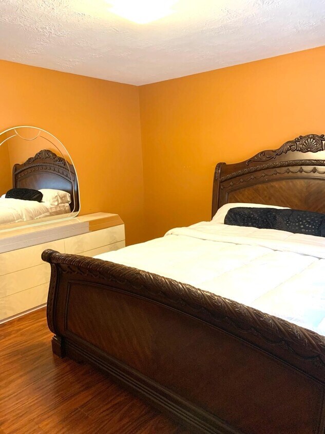 Foto principal - 16523 Terrace Hollow Ln