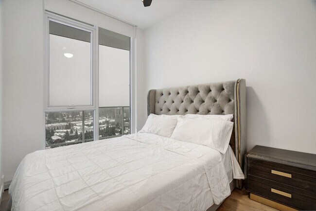 Photo du bâtiment - 13685-13102 102 Ave