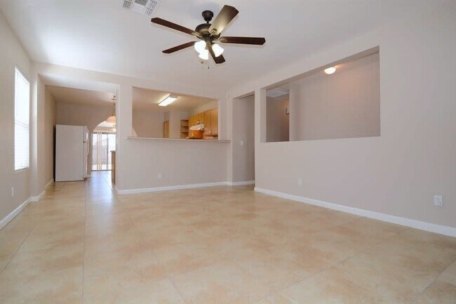 Foto del edificio - 12540 N B St