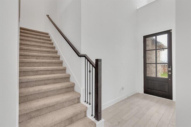 Building Photo - 130 Plumbago Loop