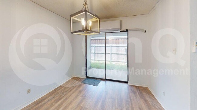 Foto del edificio - 409 Stoneybrook Dr