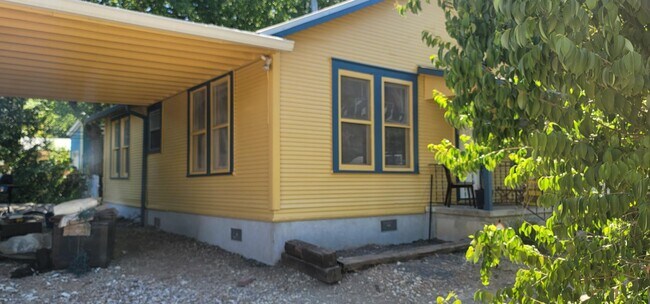 Foto del edificio - 1707 E 34th St