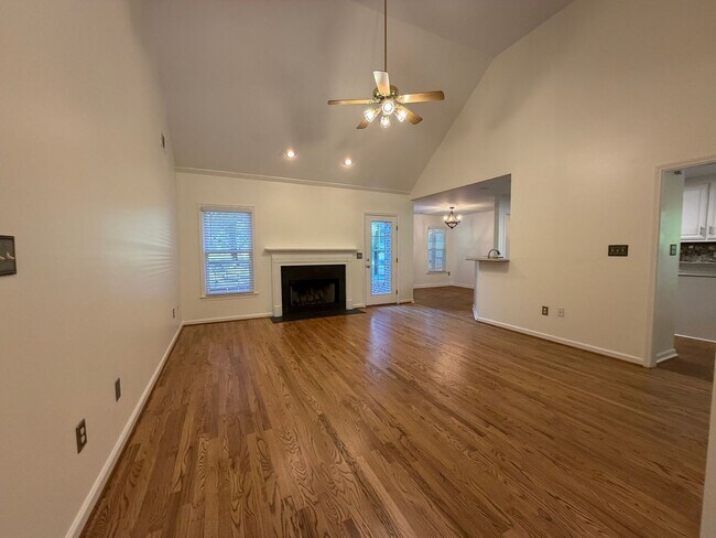 Building Photo - Beautiful Pet-Friendly, 3 Bedroom, 2 Bath House in Bogart, Georgia on 1-acre lot