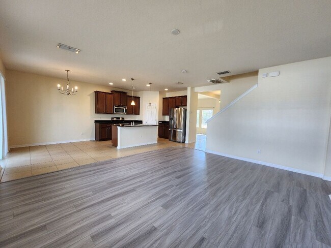 Foto del edificio - Gorgeous 5-Bedroom, 3-Bathroom Home, Kissi...