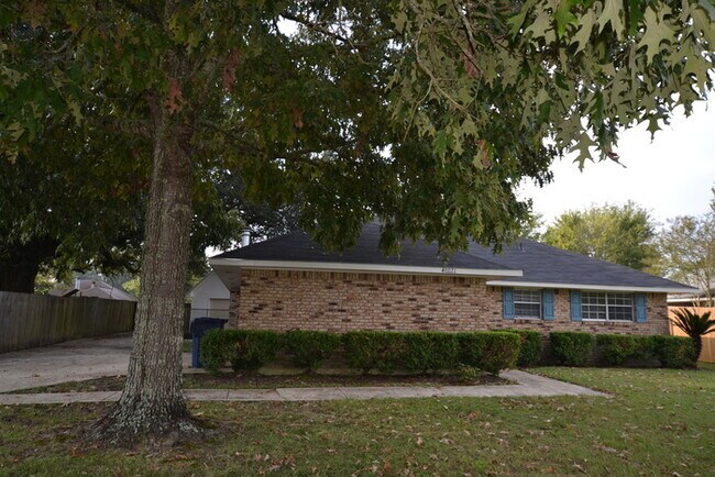 Building Photo - 40221 Bordeaux St