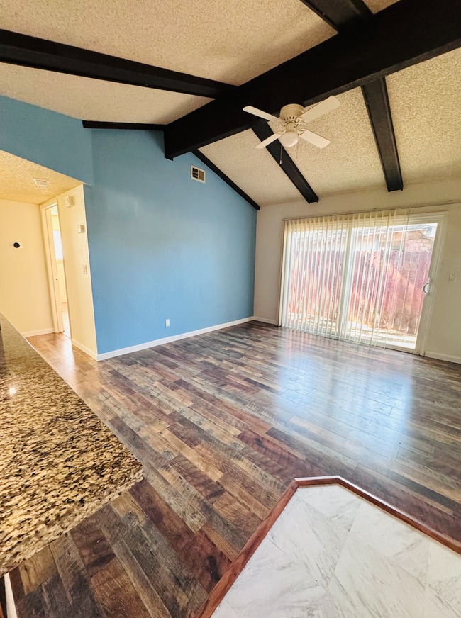 Building Photo - 5169
