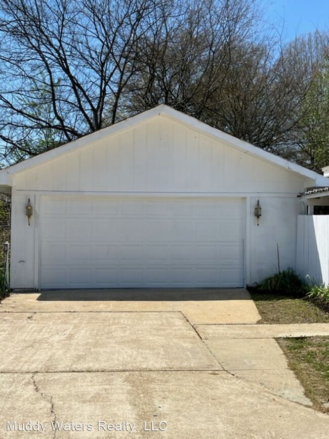 Building Photo - 4 br, 2 bath House - 207 Hancock Dr