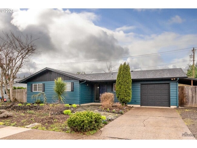 Building Photo - Stunning 3 Bedroom 1 Bathroom House in Eug...