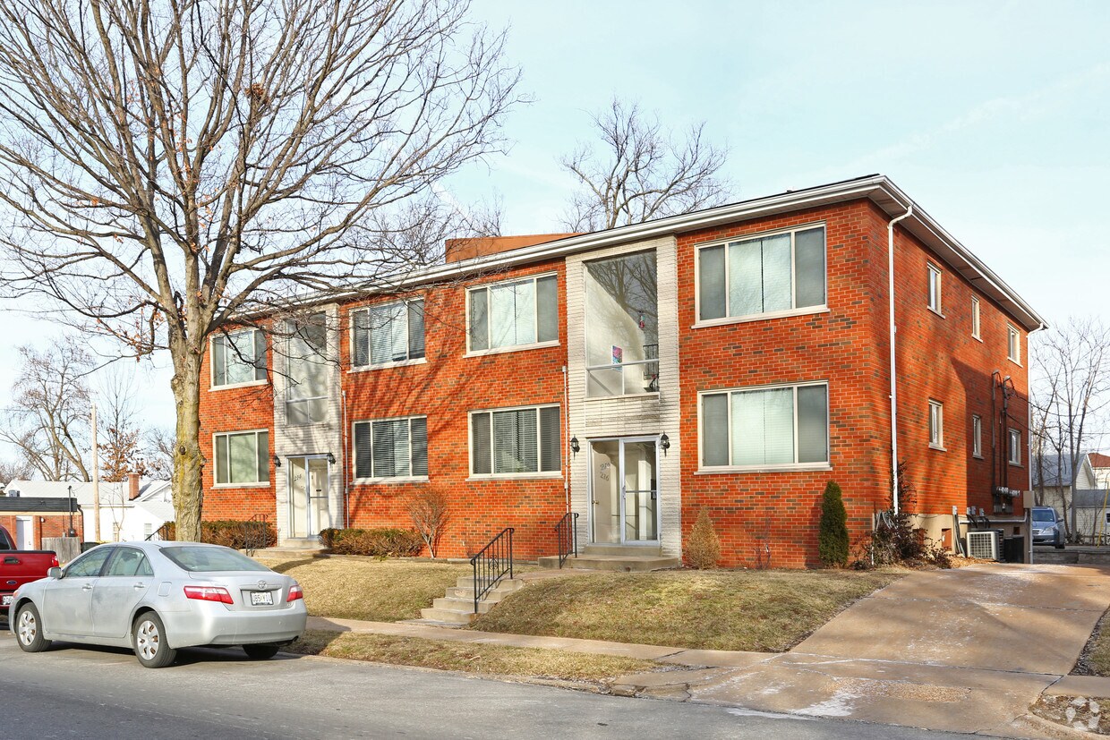 Building Photo - 214-220 S Clay St