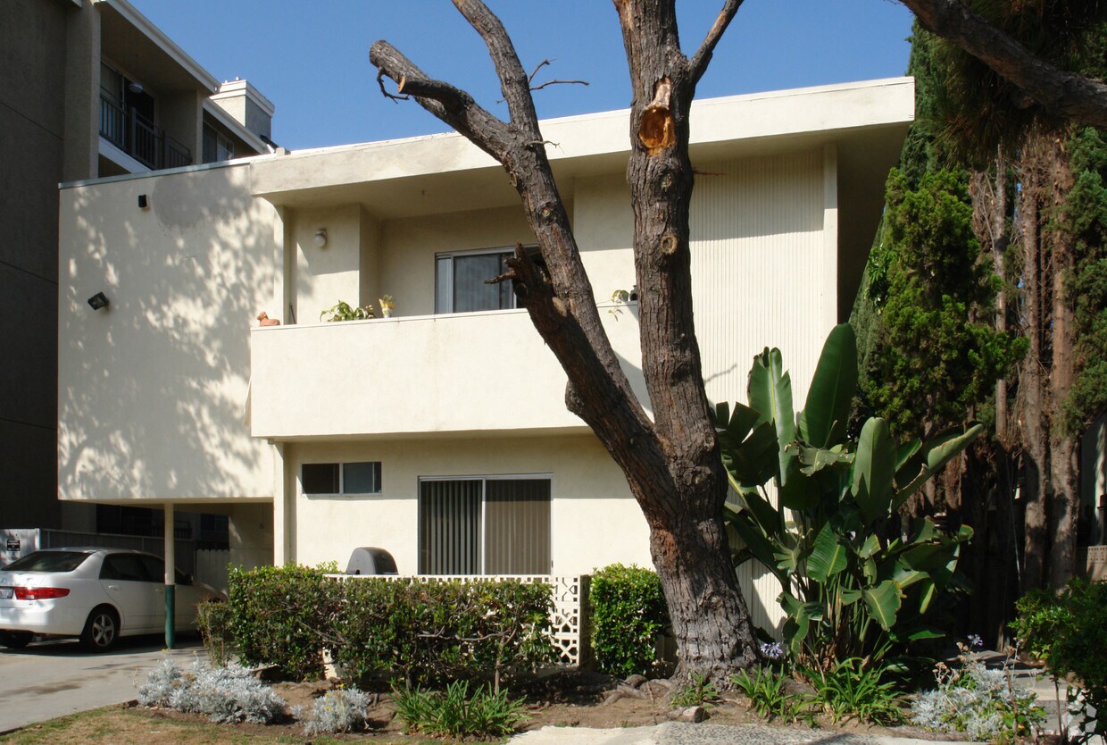 Foto principal - 3755 Mentone Ave
