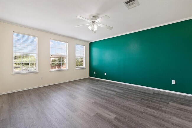 Building Photo - 200 Killian Loop